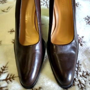 NWOT INNOVATIONS HEELS!